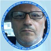 Docente di Diritto impartisce lezioni di diritto ed economia per studenti Istituti Tecnici e commerciali